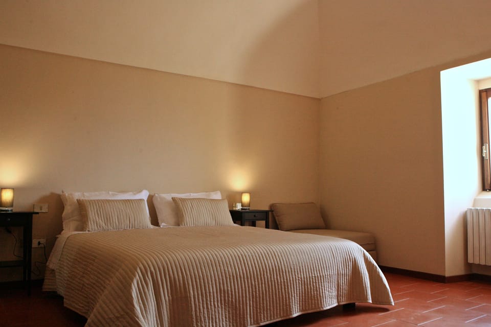 Superior Triple Room | Desk, cribs/infant beds, free WiFi