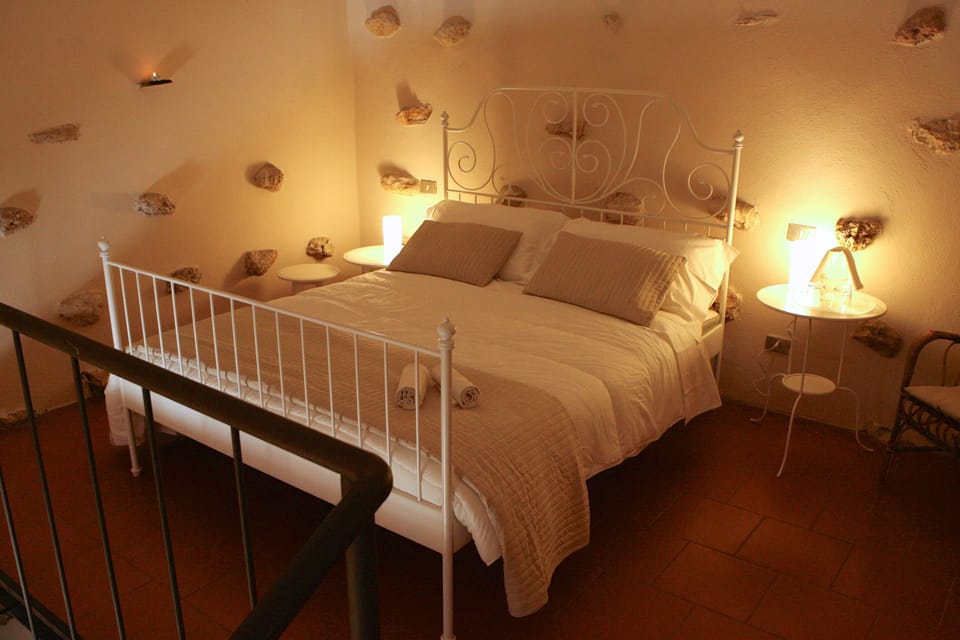 Suite, Jetted Tub, Garden View | Desk, cribs/infant beds, free WiFi