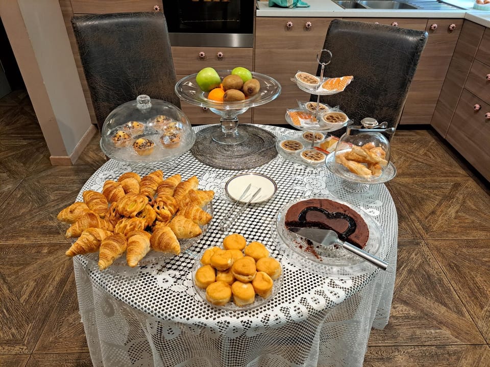 Free daily self-serve breakfast