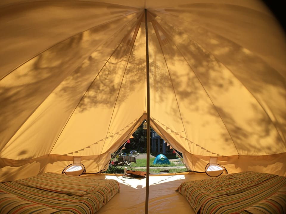 WiFi (free), bed sheets