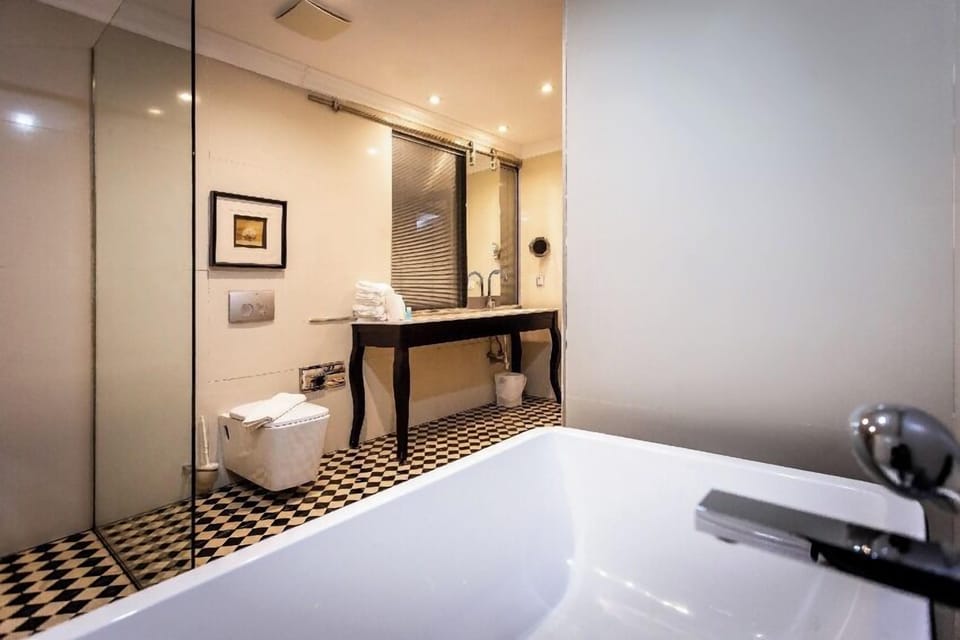 Deluxe Cottage, 1 Bedroom | Bathroom | Shower, free toiletries, towels