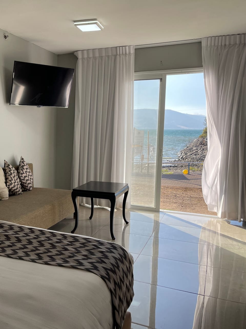 Studio | In-room safe, desk, iron/ironing board, bed sheets