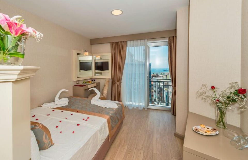 Standard Single Room | Premium bedding, minibar, in-room safe, desk