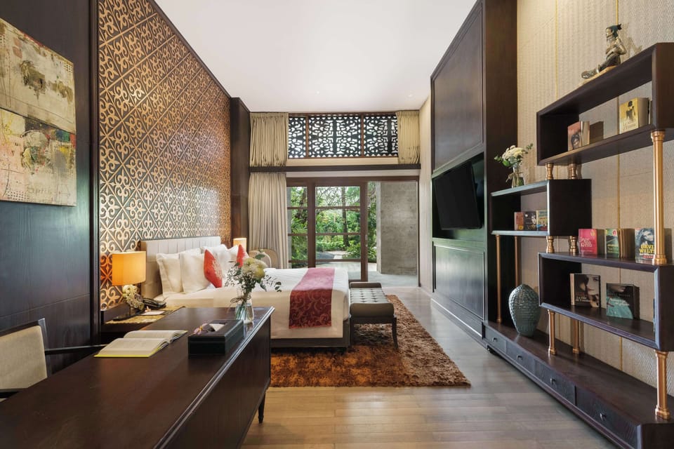 Presidential Suite, 1 King Bed, Balcony | Premium bedding, minibar, in-room safe, desk