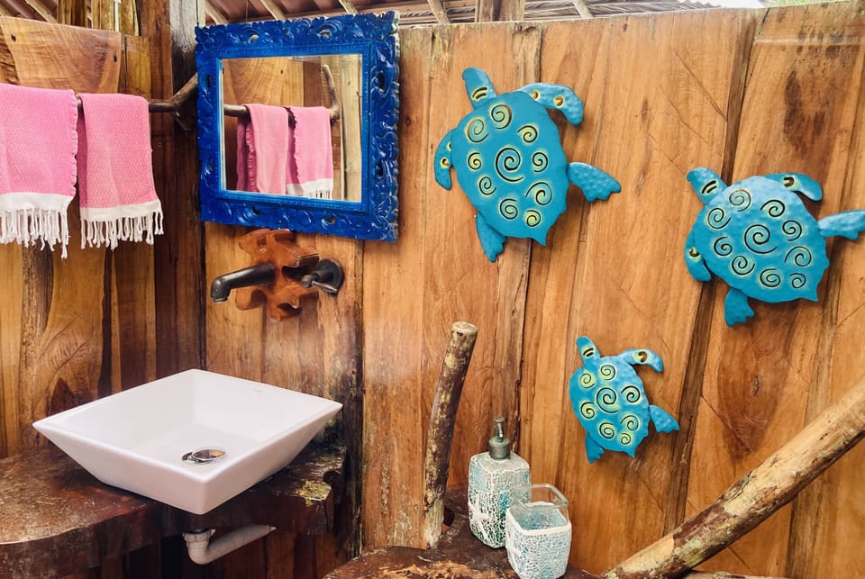 Bathroom sink