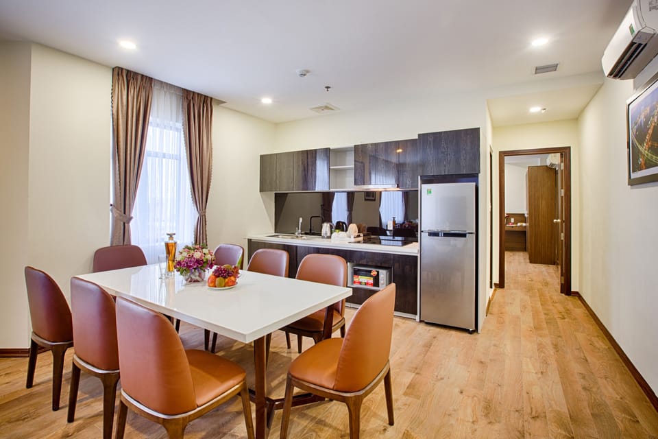 Premier Penthouse | Private kitchenette | Coffee/tea maker, refrigerator (on request), electric kettle