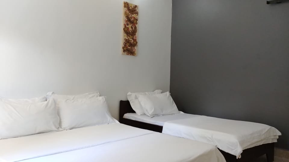 Double or Twin Room | Desk, travel crib, rollaway beds, bed sheets