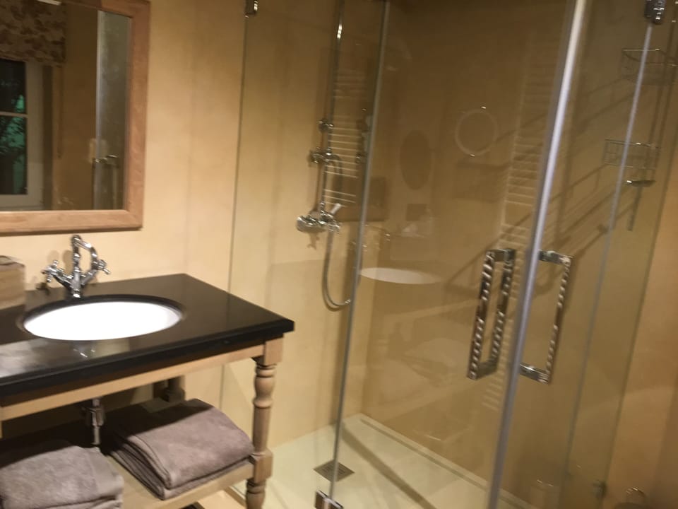 Deluxe Double Room | Bathroom | Shower, designer toiletries, hair dryer, bathrobes