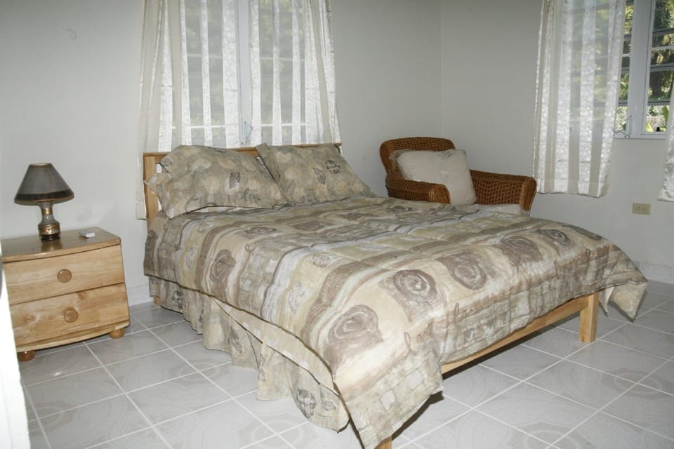 Traditional Cottage, 2 Bedrooms | 2 bedrooms, iron/ironing board, rollaway beds (surcharge), WiFi (free)