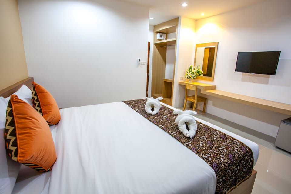 Standard Double Room | Desk, blackout drapes, iron/ironing board, free WiFi
