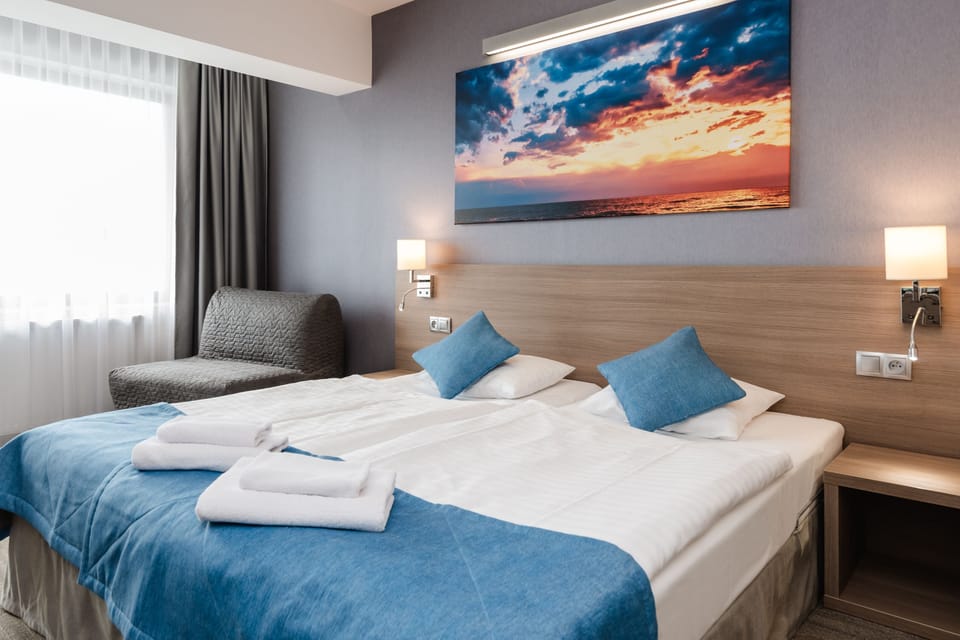 Comfort Double or Twin Room | Desk, free WiFi, bed sheets