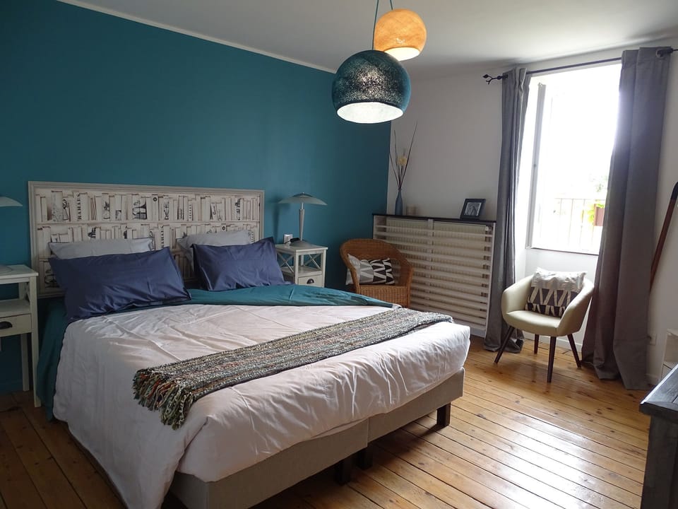Triple Room | Premium bedding, desk, free cribs/infant beds, free WiFi