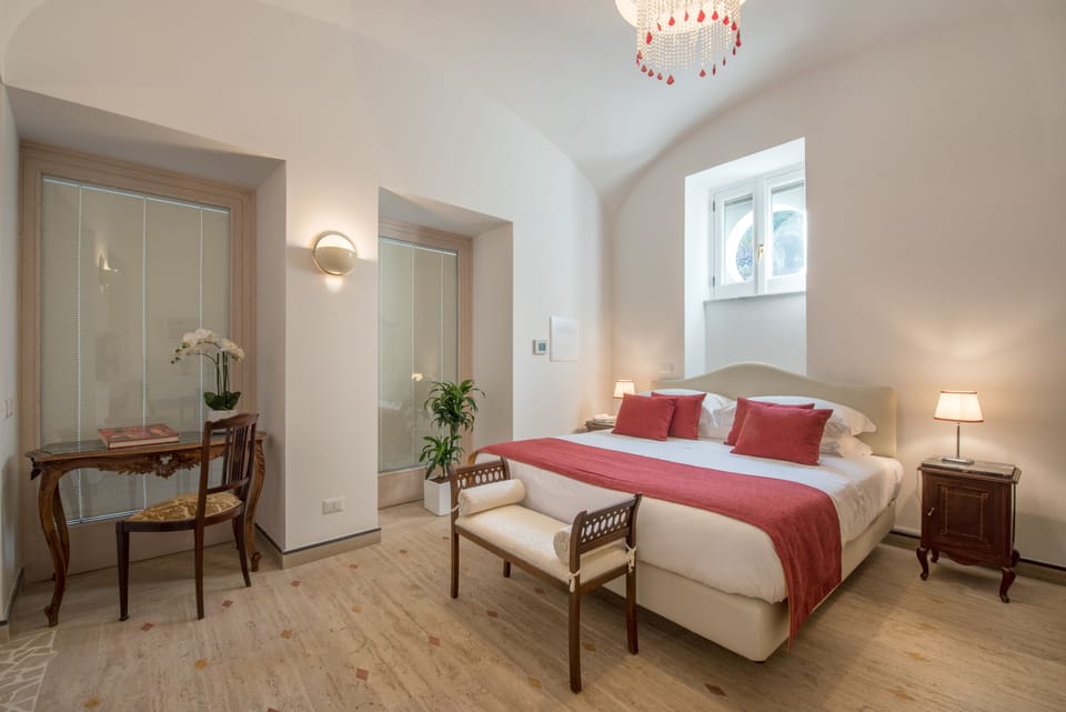 Classic Room | Premium bedding, down comforters, minibar, in-room safe