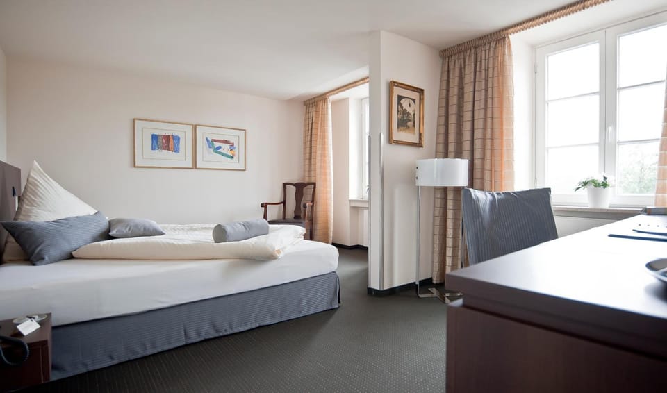 Minibar, in-room safe, desk, soundproofing