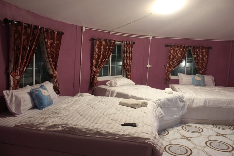 Family Room | WiFi (free)