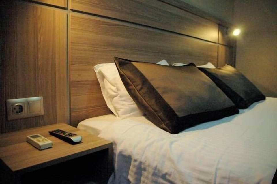 Standard Single Room | In-room safe, soundproofing, iron/ironing board, free WiFi