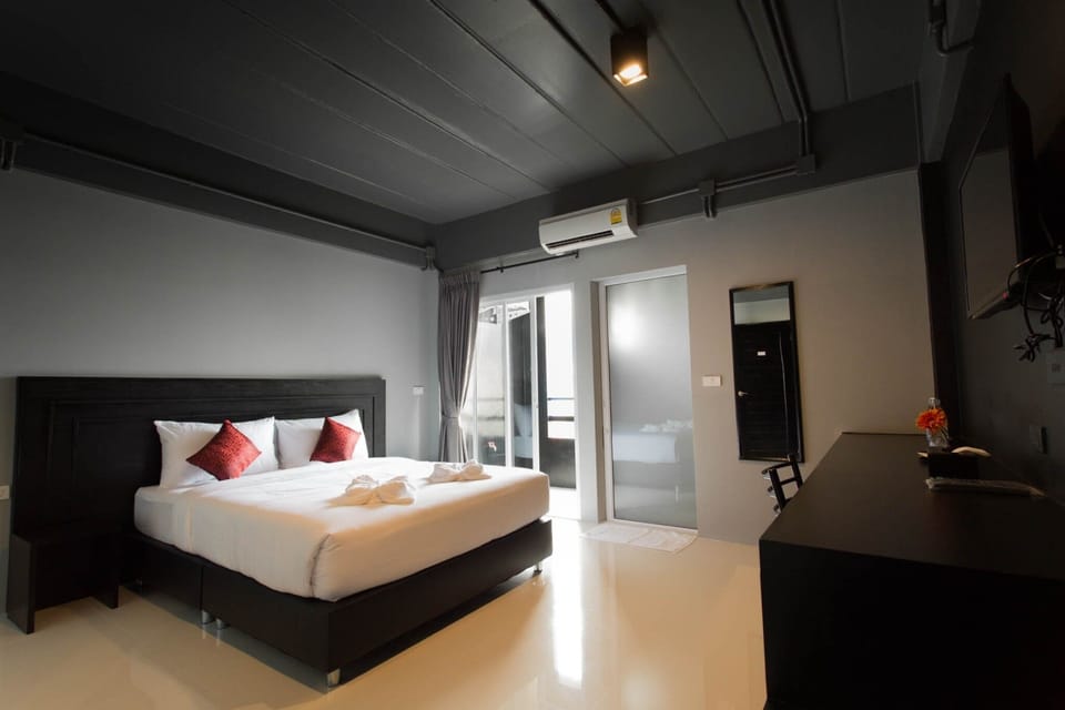 Deluxe Room, 1 Double Bed, Non Smoking | Bed sheets