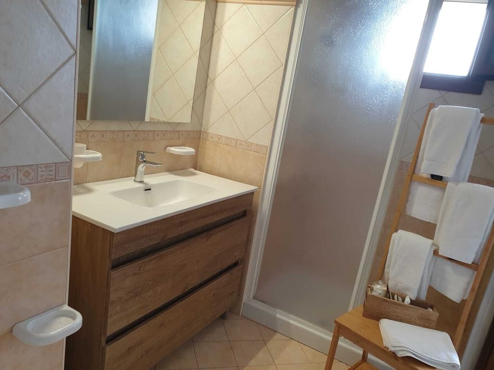 Double Room, Balcony, Sea View | Bathroom | Shower, free toiletries, hair dryer, bidet