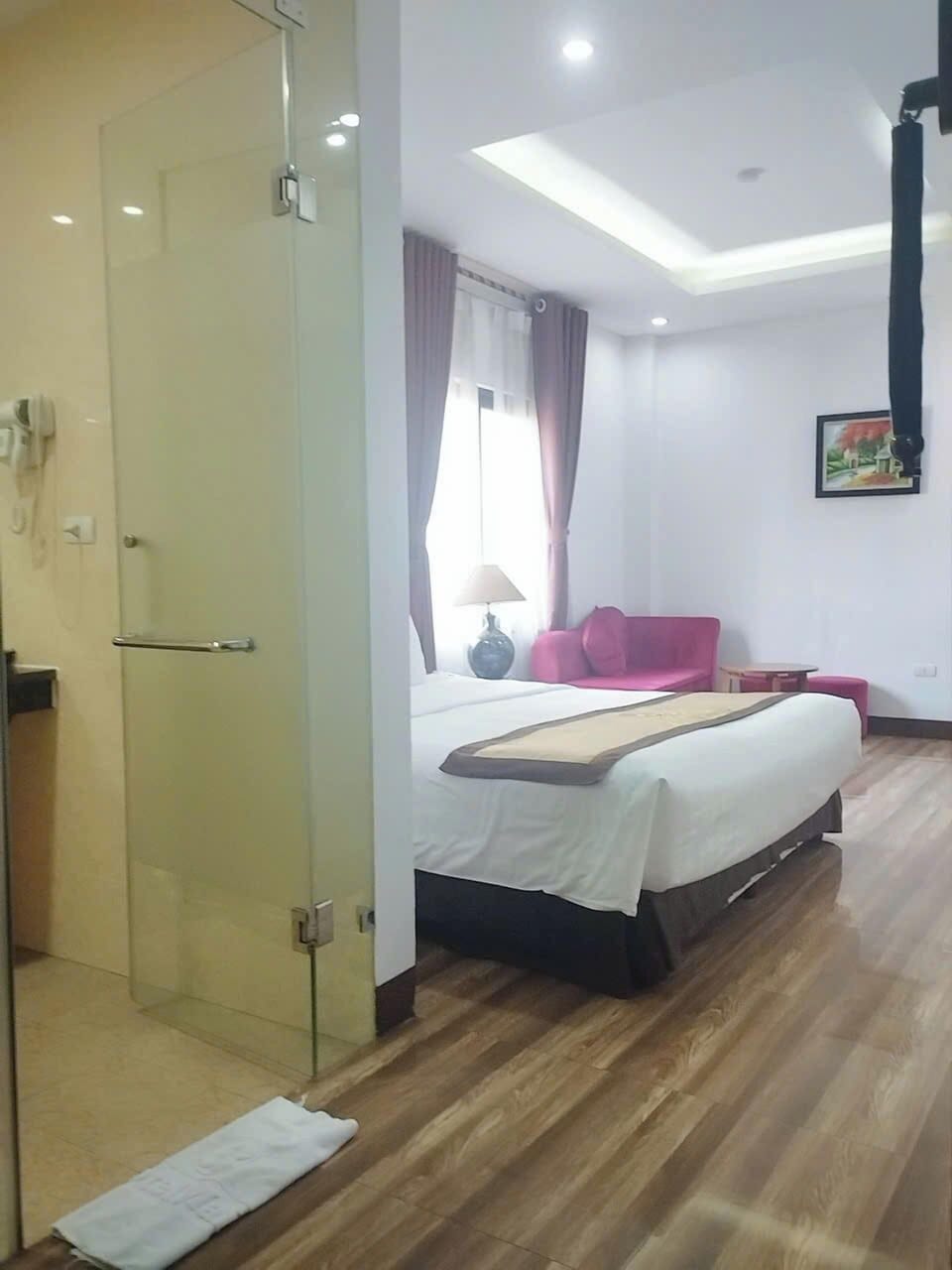 Deluxe Room (A) | Minibar, in-room safe, desk, soundproofing