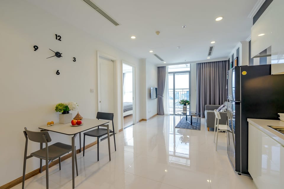 Standard One-Bedroom Apartment with Balcony  | In-room dining