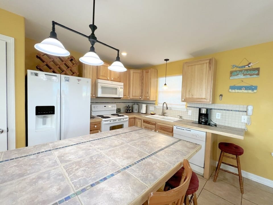 House, 2 Bedrooms | Private kitchen | Fridge, microwave, dishwasher, coffee/tea maker