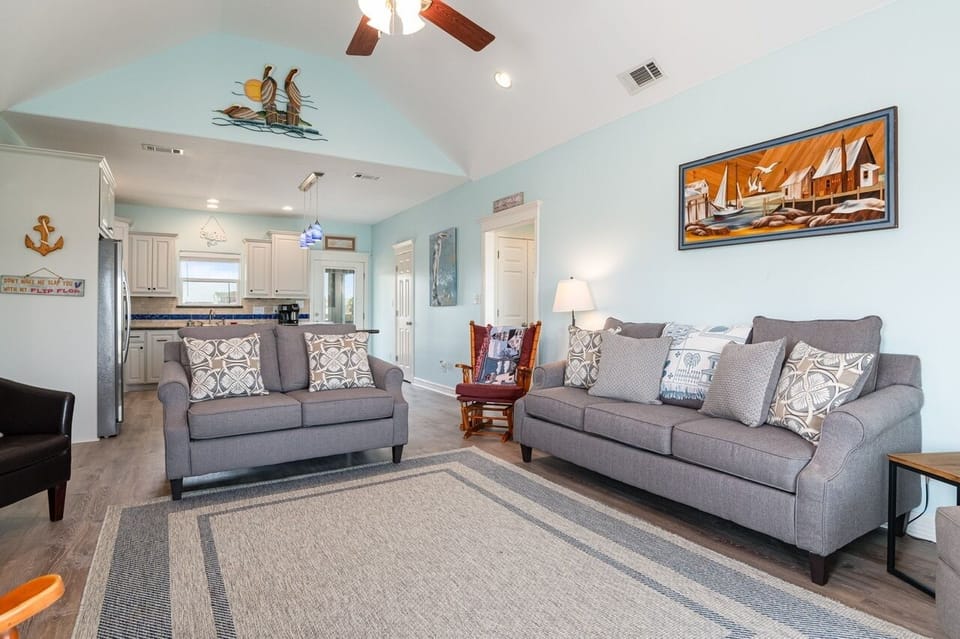 House, 3 Bedrooms | Living area | TV, DVD player