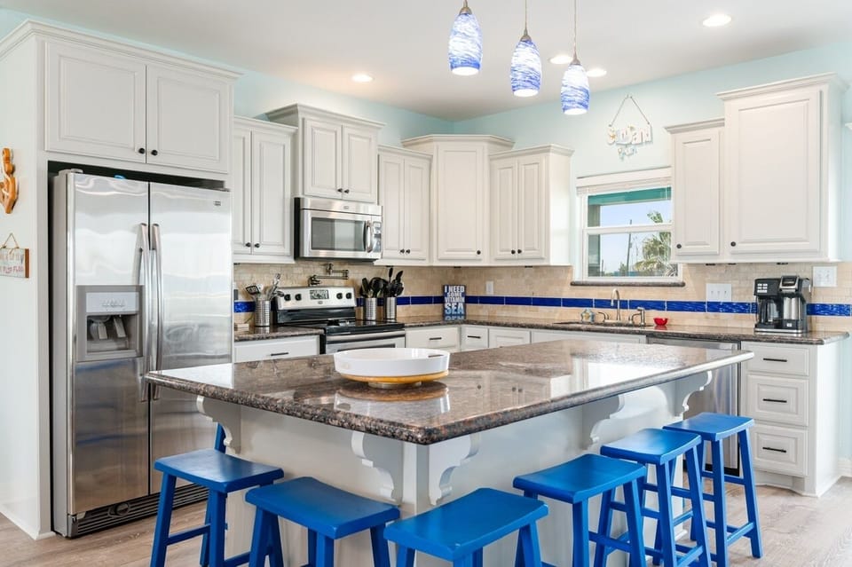 House, 3 Bedrooms | Private kitchen | Fridge, microwave, dishwasher, coffee/tea maker