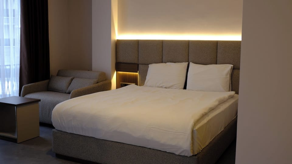 Standard Double Room | Premium bedding, in-room safe, desk, soundproofing