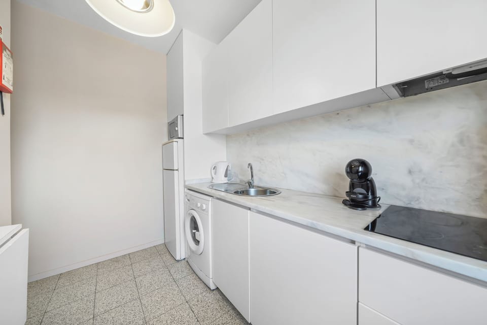 Family Apartment, 3 Bedrooms | Private kitchen | Fridge, microwave, stovetop, dishwasher