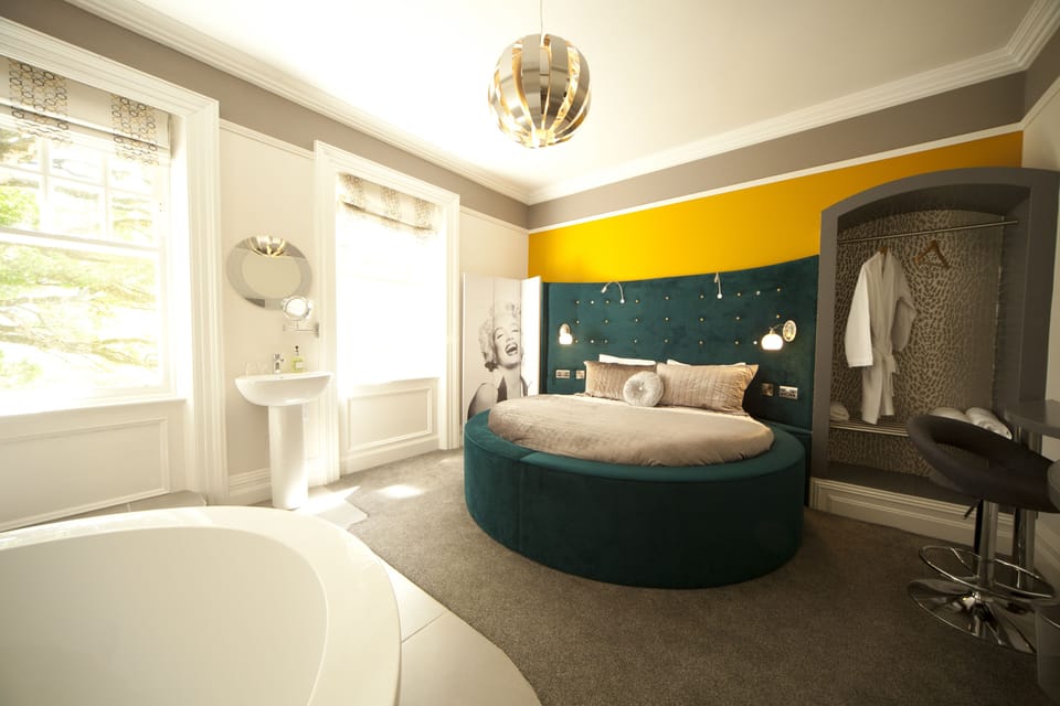 Superior Double Room (Glenarm) | Desk, iron/ironing board, free cribs/infant beds, bed sheets