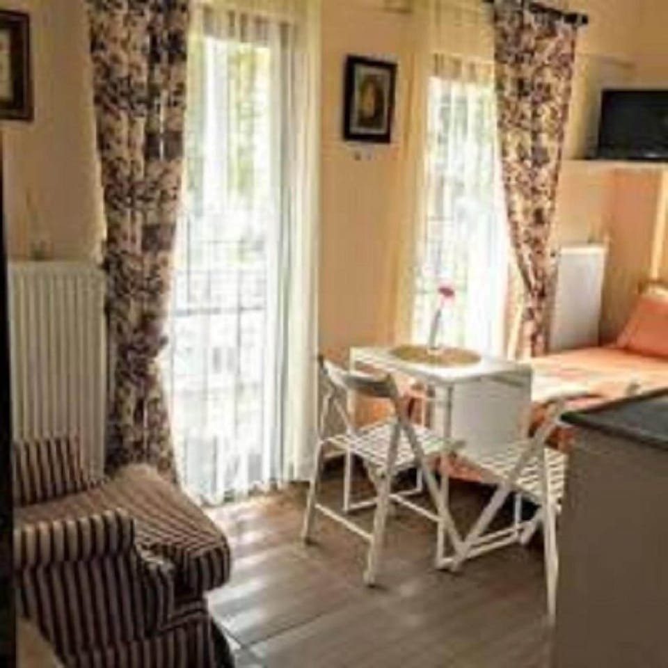 Elite Twin Room, 2 Twin Beds, Accessible, Garden View | Premium bedding, down comforters, Select Comfort beds, minibar