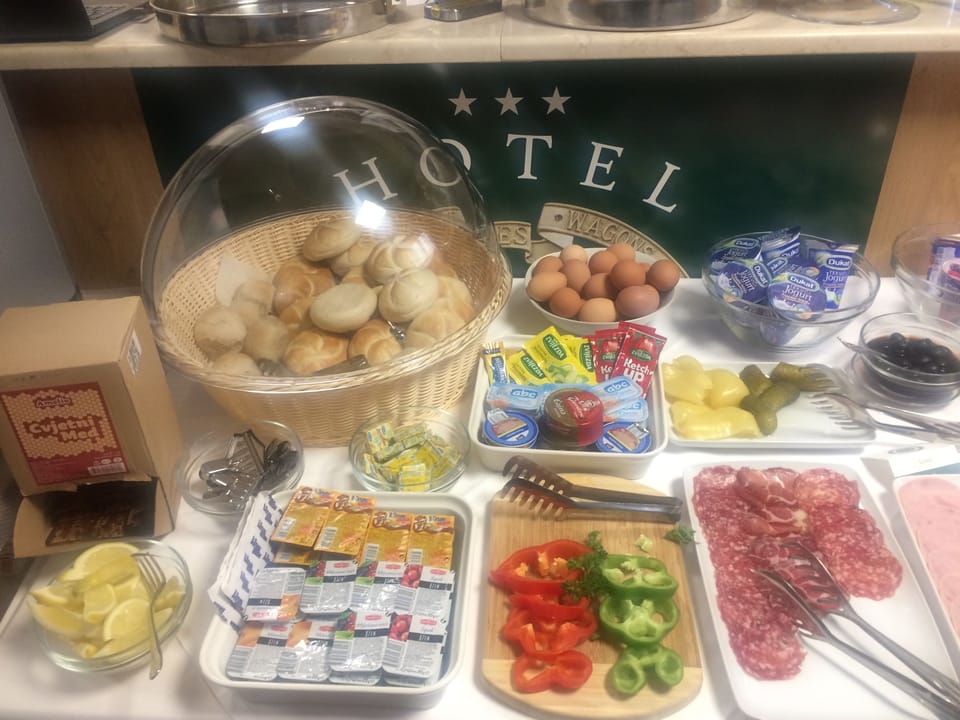 Daily buffet breakfast for a fee
