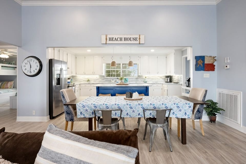 House, 3 Bedrooms | Dining