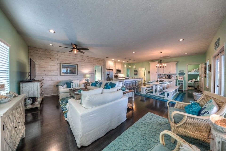 House, 3 Bedrooms | Living area | TV, DVD player, streaming services