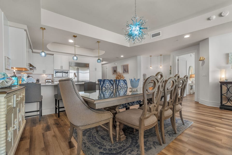 Exclusive Condo, 3 Bedrooms, Balcony, Ocean View | In-room dining