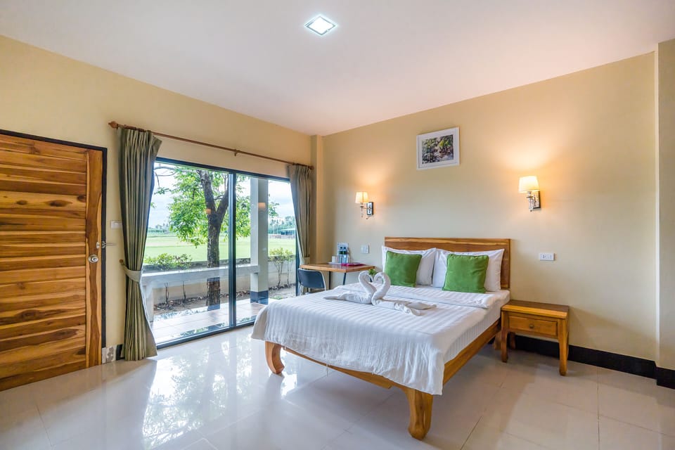 Deluxe Double Room | Desk, laptop workspace, blackout drapes, iron/ironing board (on request)