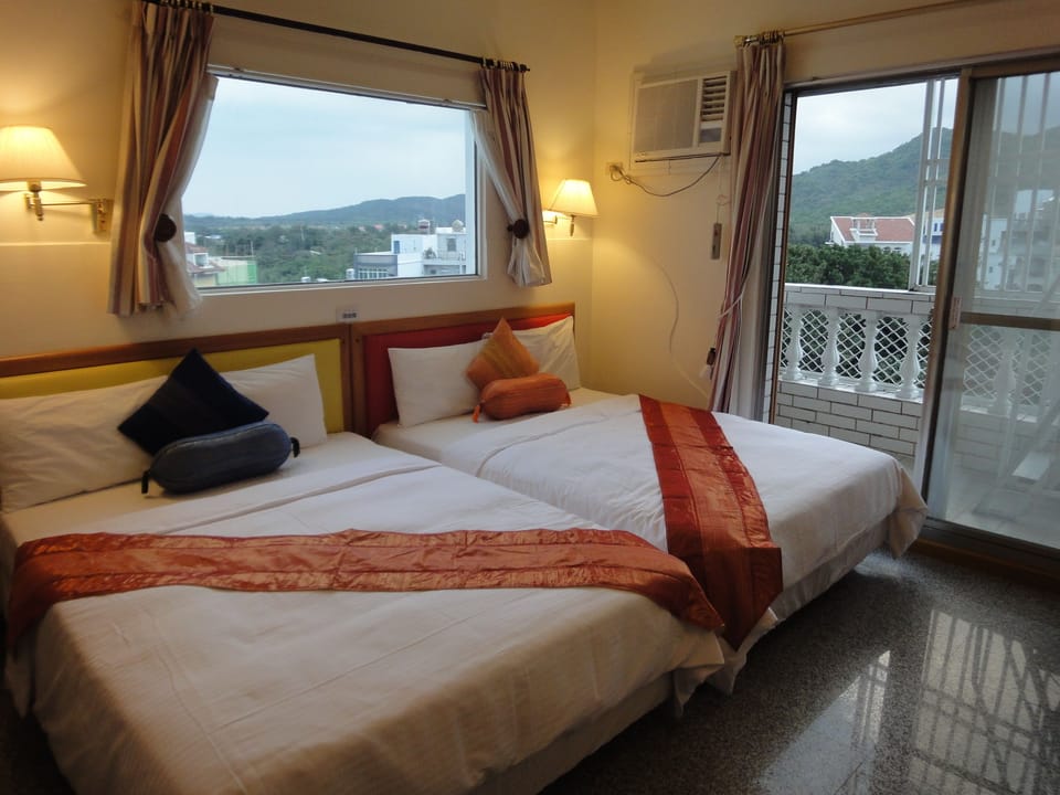 Quadruple Room, Mountain View | Desk, blackout drapes, rollaway beds, free WiFi