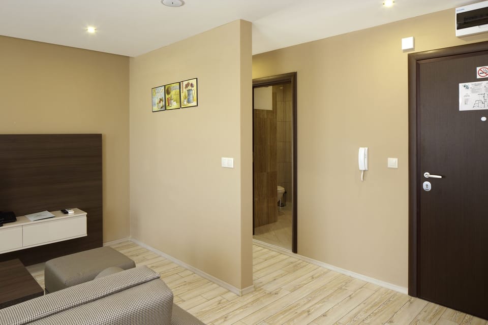 Apartment, 2 Bedrooms, Balcony, Sea View | Living area | TV