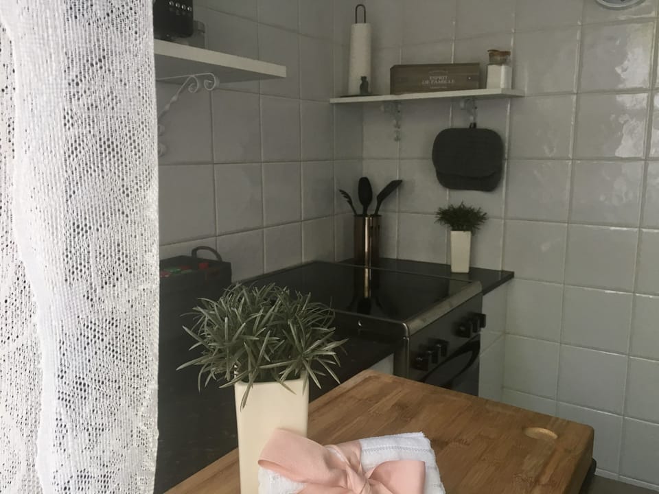 Chalet, 3 Bedrooms, Kitchen | Private kitchen | Fridge, microwave