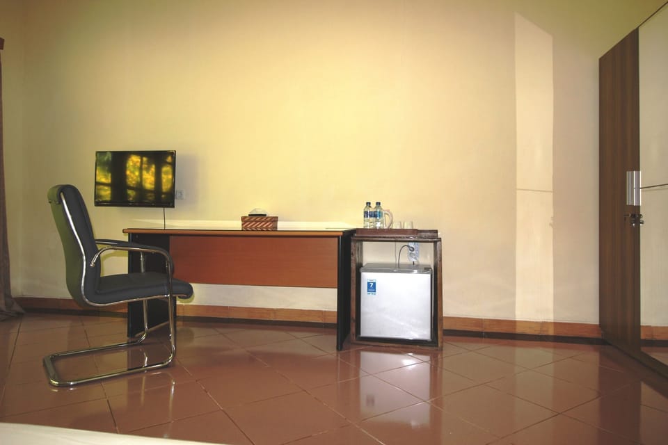 Premium bedding, memory foam beds, in-room safe, desk