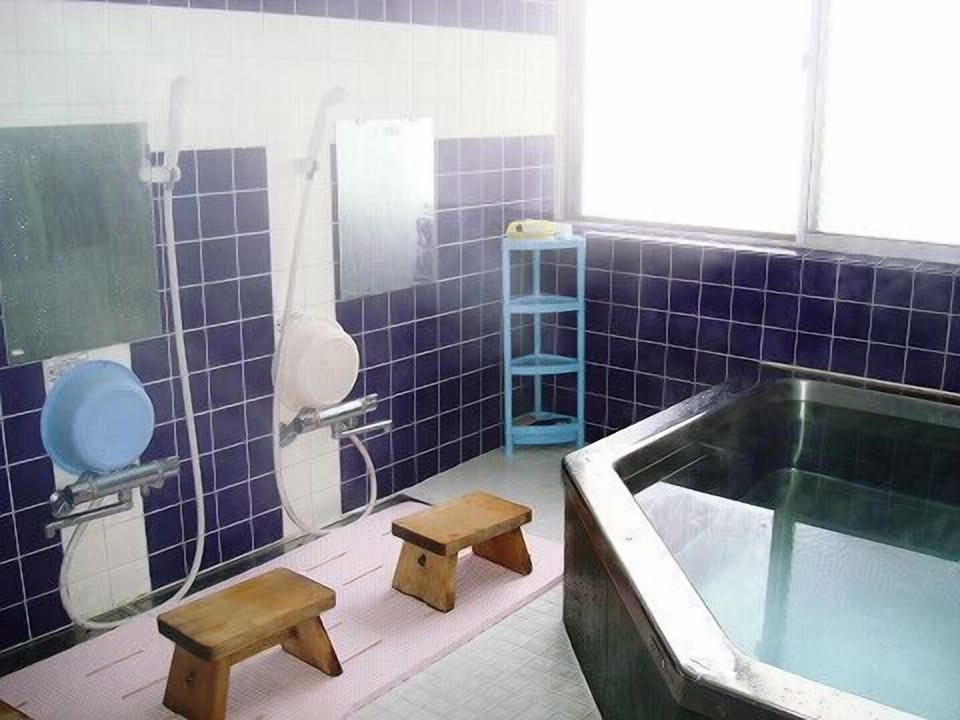 Japanese Style Superior Room with Shared Bathroom | Bathroom | Shower, free toiletries, hair dryer, slippers