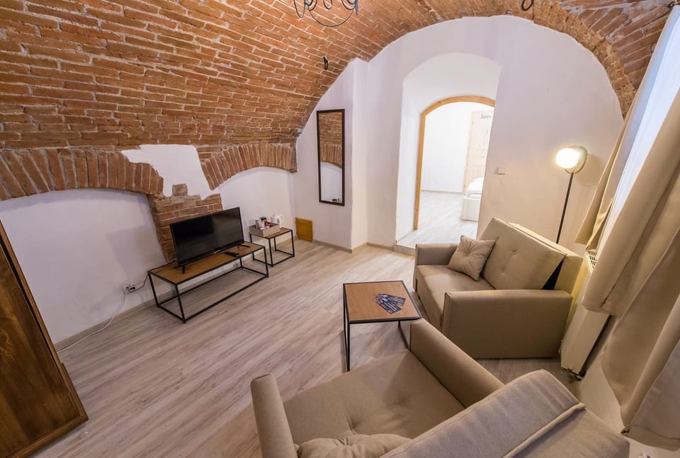 Comfort Double Room | Blackout drapes, iron/ironing board (on request), WiFi (free)