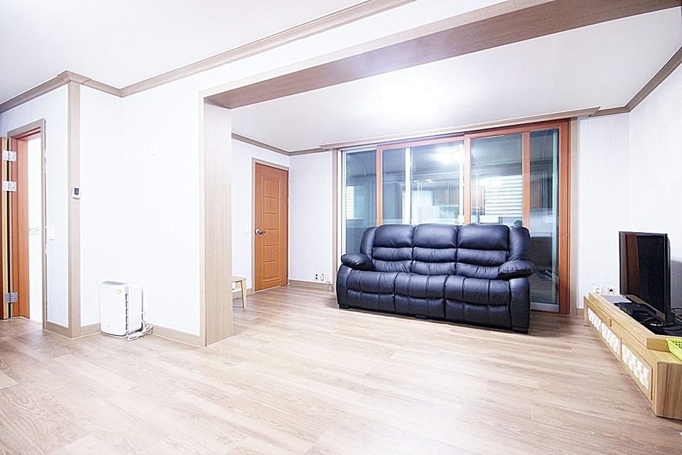 Pension Room | Individually decorated, desk, free WiFi, bed sheets
