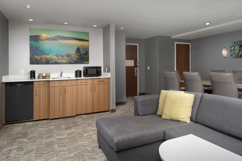 Suite, 1 Bedroom, Accessible Bathtub | Private kitchenette | Fridge, microwave, coffee/tea maker, cookware/dishes/utensils
