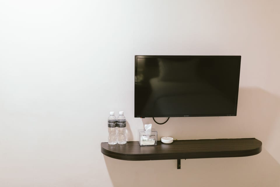 Standard Room, 1 King Bed | Soundproofing, WiFi (free), bed sheets