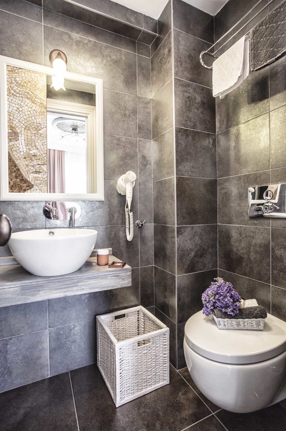 Standard Double Room, Non Smoking | Bathroom | Shower, rainfall showerhead, hair dryer, slippers