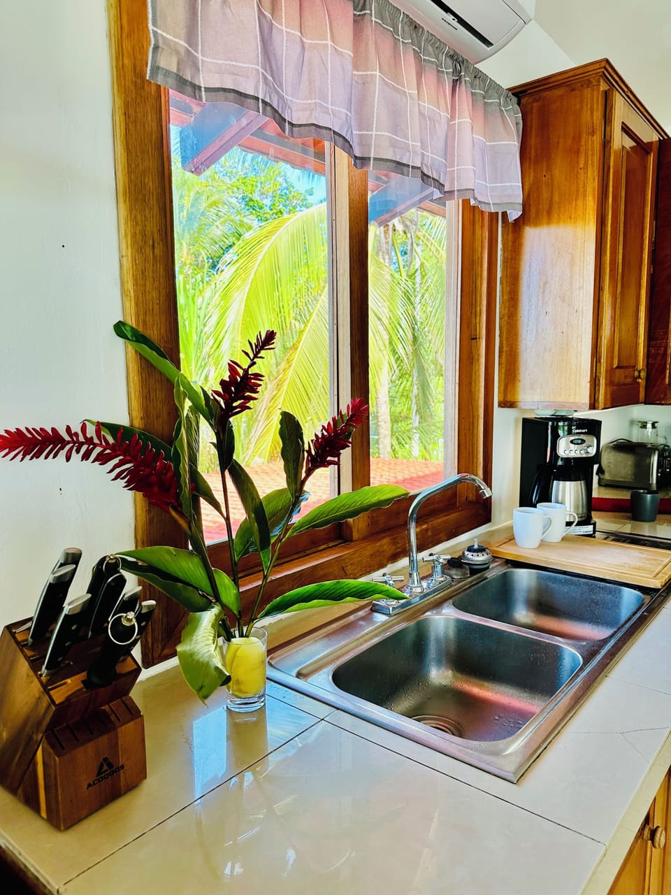 Comfort Apartment, Ocean View | Private kitchen