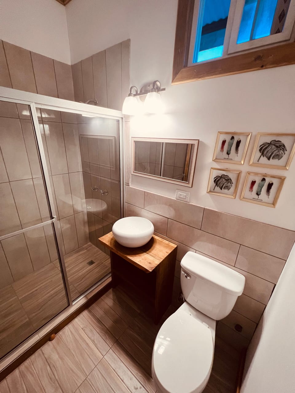 Basic Double Room, 1 Double Bed | Bathroom | Shower, free toiletries, hair dryer, heated floors