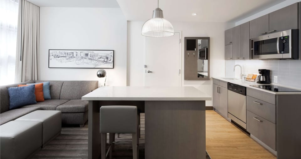 Room, 1 Bedroom, Kitchen (1 King Bed and 1 Sofa Bed) | In-room safe, desk, laptop workspace, blackout drapes