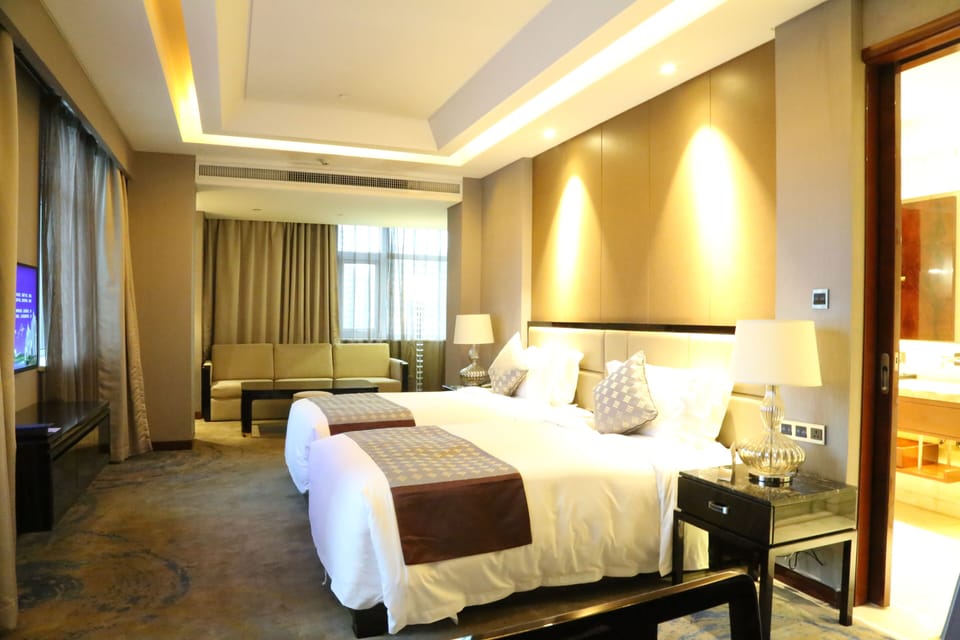 Executive Twin Room | 1 bedroom, premium bedding, minibar, in-room safe